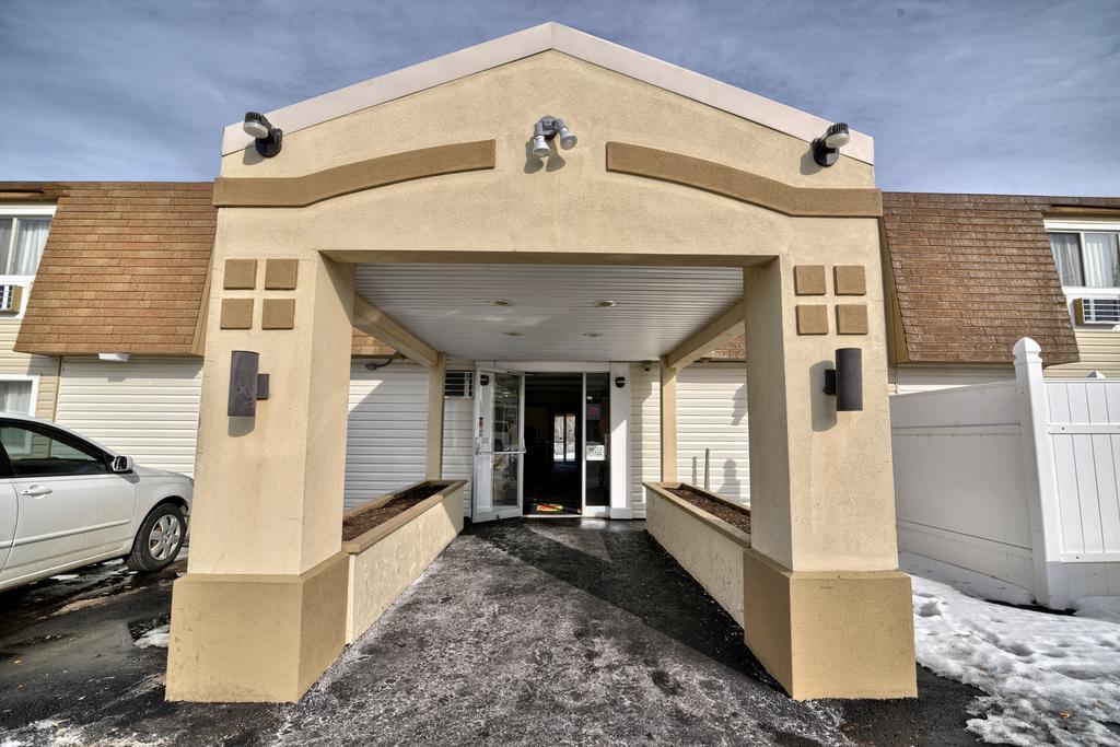 Super 8 By Wyndham Bangor Exterior foto