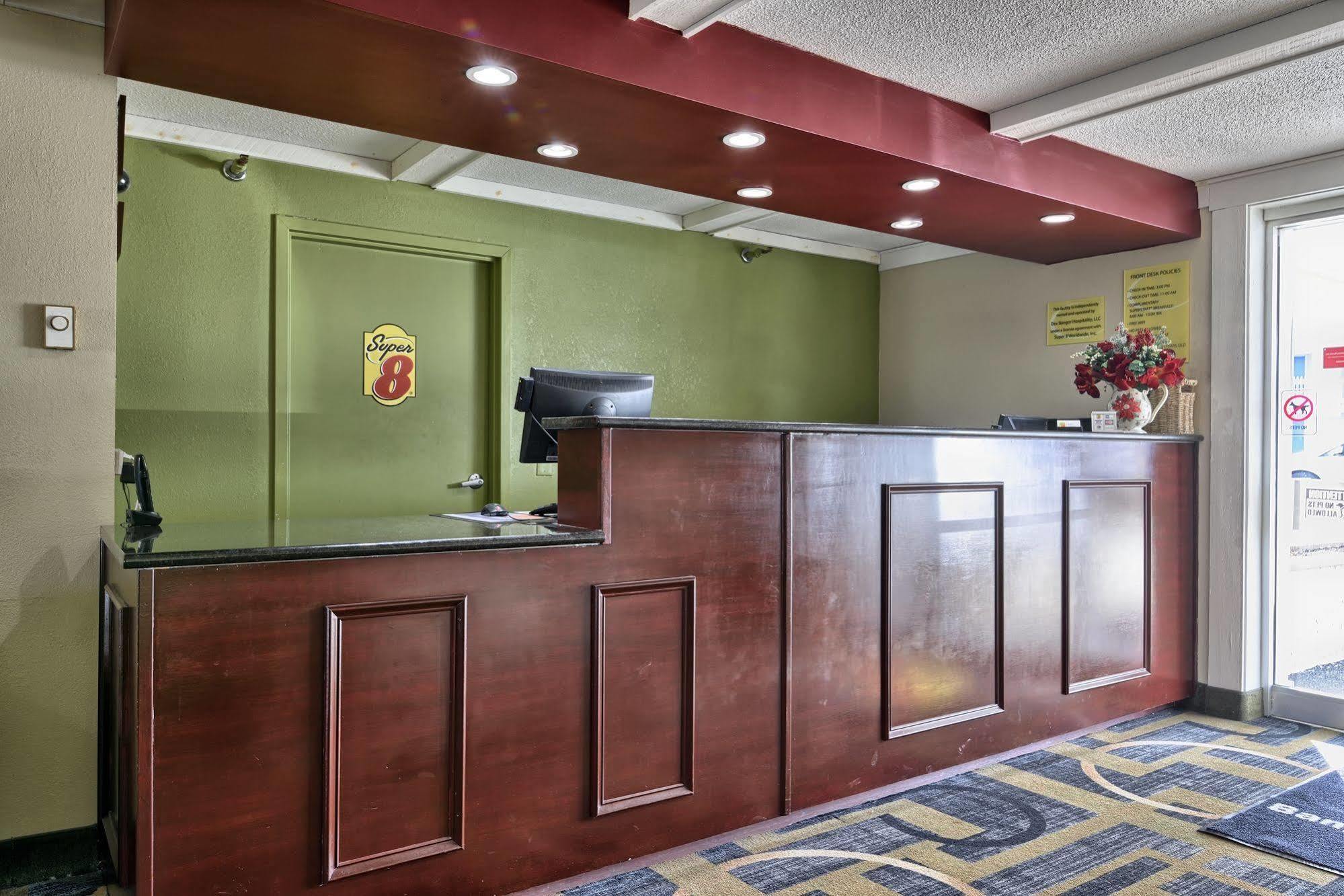 Super 8 By Wyndham Bangor Exterior foto