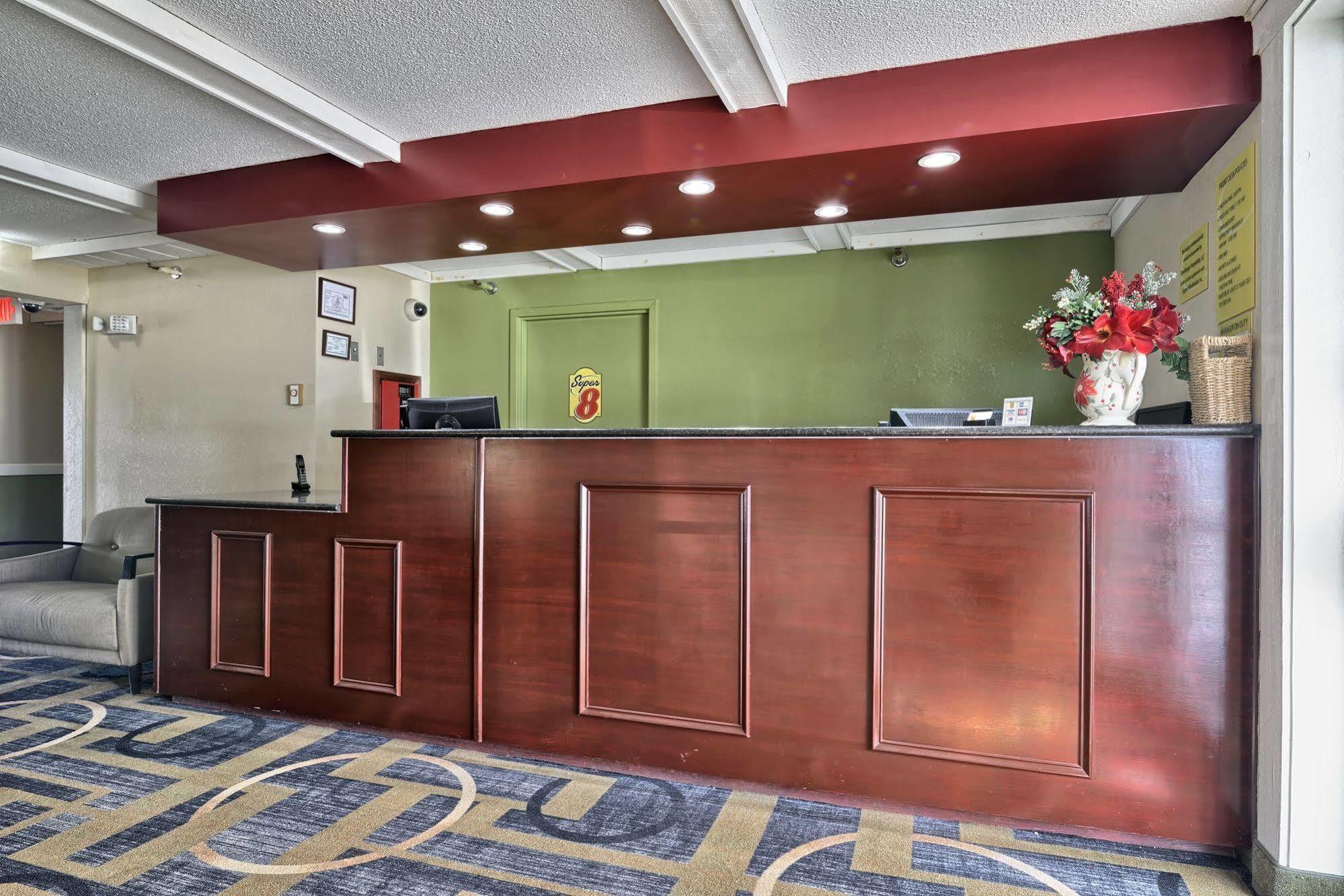 Super 8 By Wyndham Bangor Exterior foto